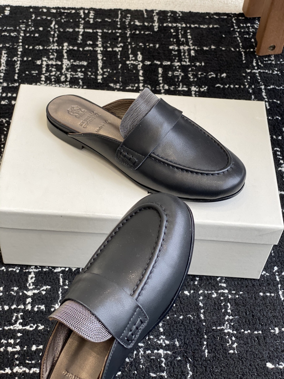 代购级
25ss 春夏新款 The row 乐福半拖
有谁能拒绝这样一双The row啊! 一定要分