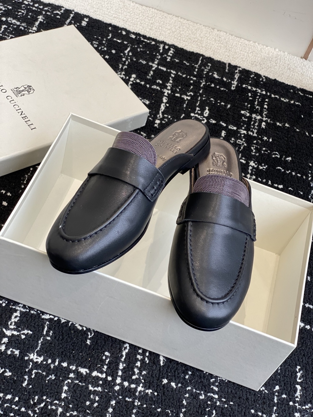 代购级
25ss 春夏新款 The row 乐福半拖
有谁能拒绝这样一双The row啊! 一定要分