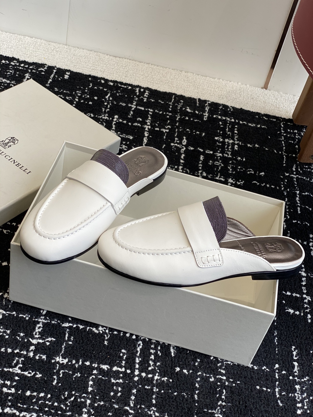 代购级
25ss 春夏新款 The row 乐福半拖
有谁能拒绝这样一双The row啊! 一定要分