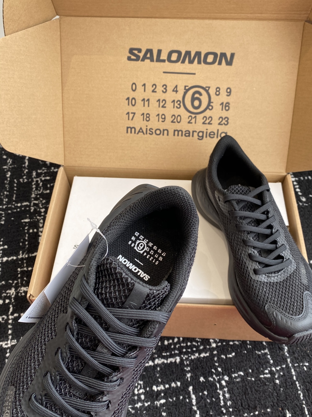 代购级（⚠️官网同步✈️盒包装）
MM6 x SALOMON - Spectur Maison 

Ma