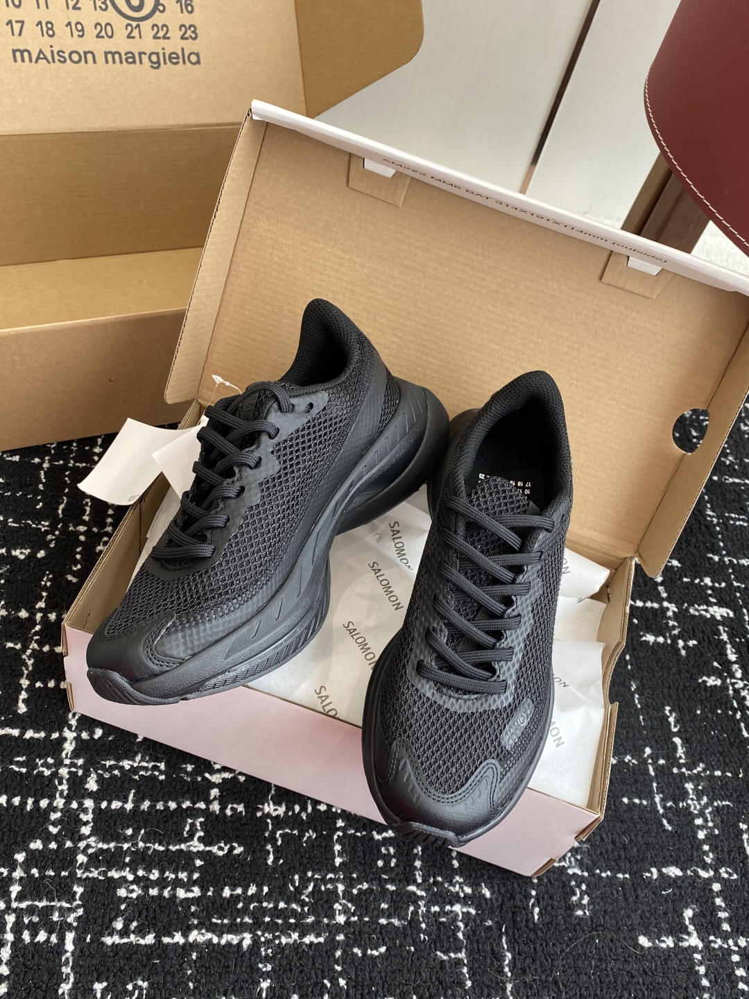 代购级（⚠️官网同步✈️盒包装）
MM6 x SALOMON - Spectur Maison 

Ma