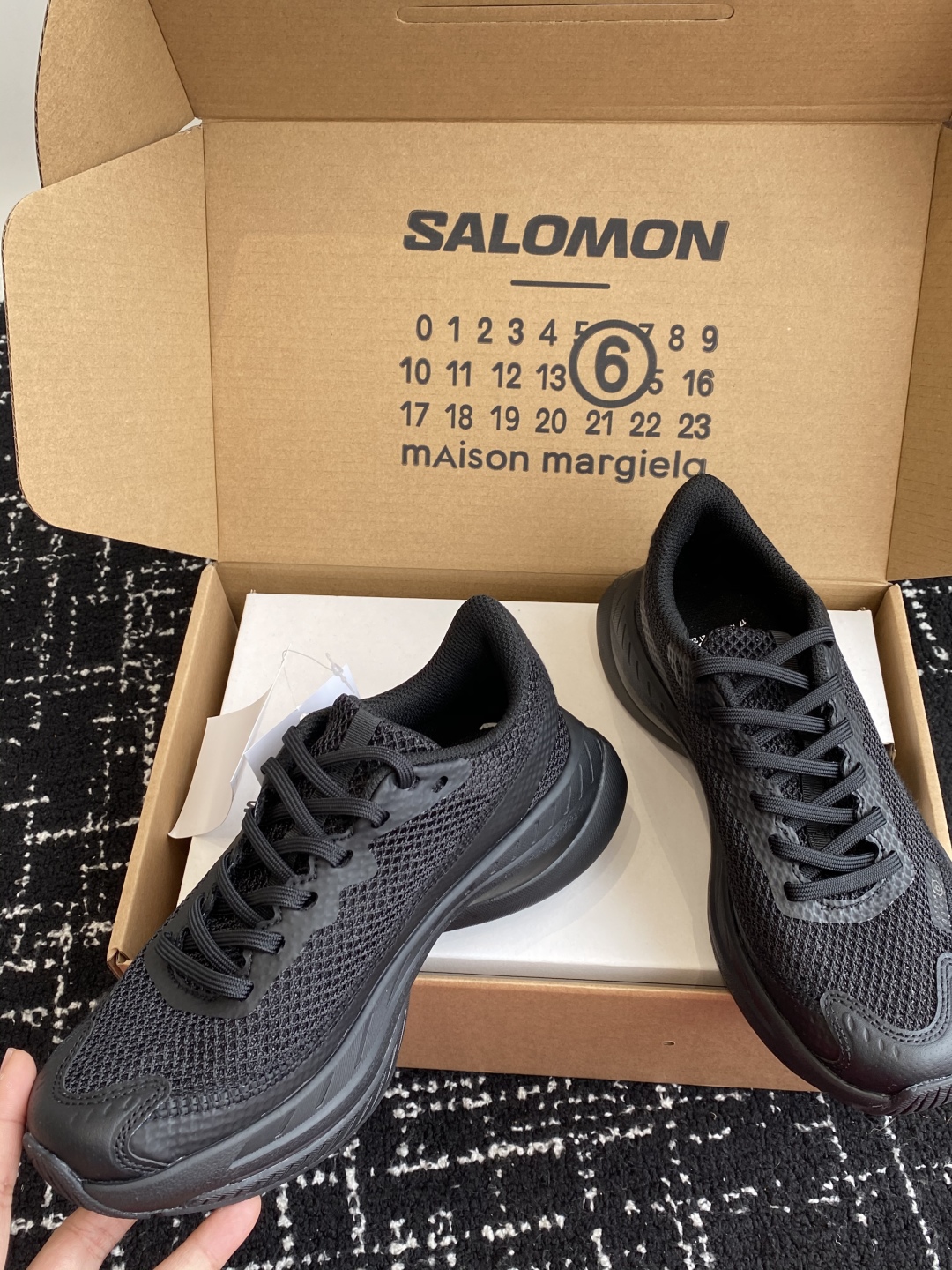 代购级（⚠️官网同步✈️盒包装）
MM6 x SALOMON - Spectur Maison 

Ma