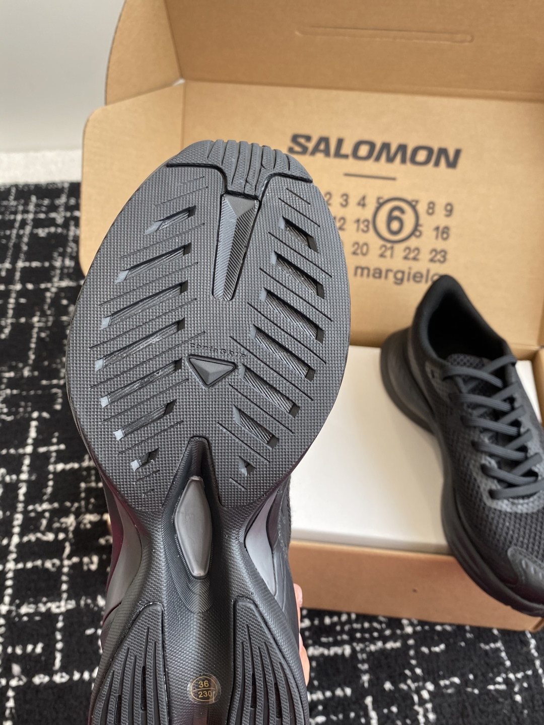 代购级（⚠️官网同步✈️盒包装）
MM6 x SALOMON - Spectur Maison 

Ma