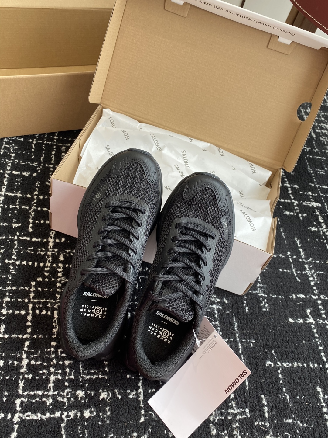 代购级（⚠️官网同步✈️盒包装）
MM6 x SALOMON - Spectur Maison 

Ma
