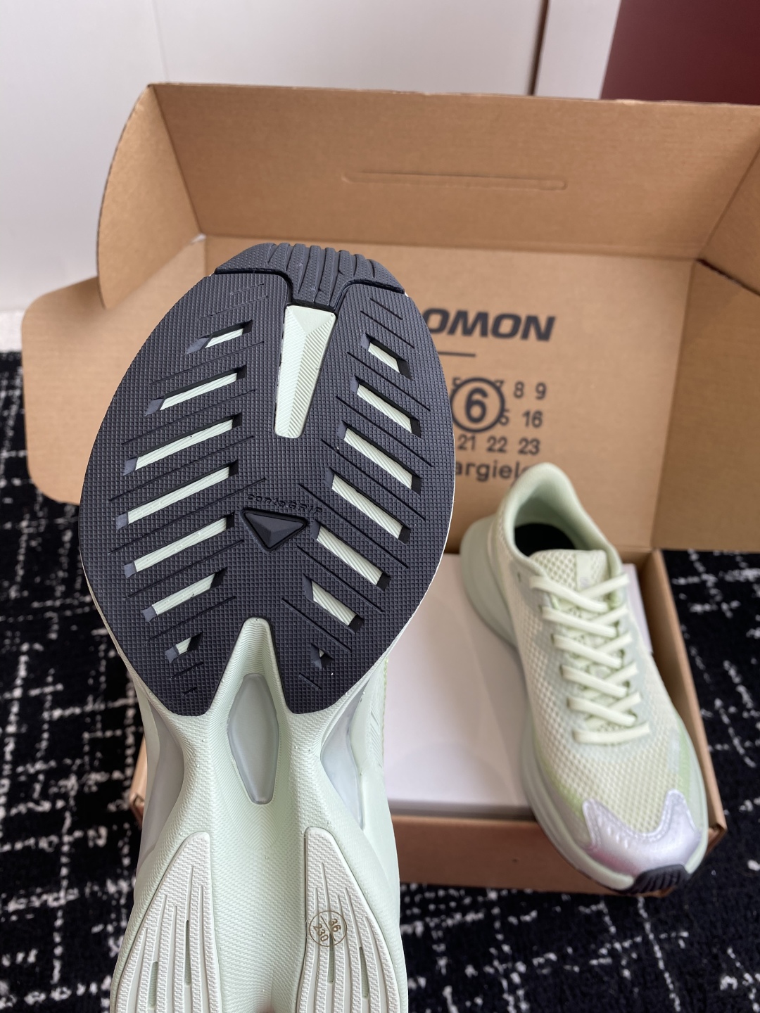 代购级（⚠️官网同步✈️盒包装）
MM6 x SALOMON - Spectur Maison 

Ma