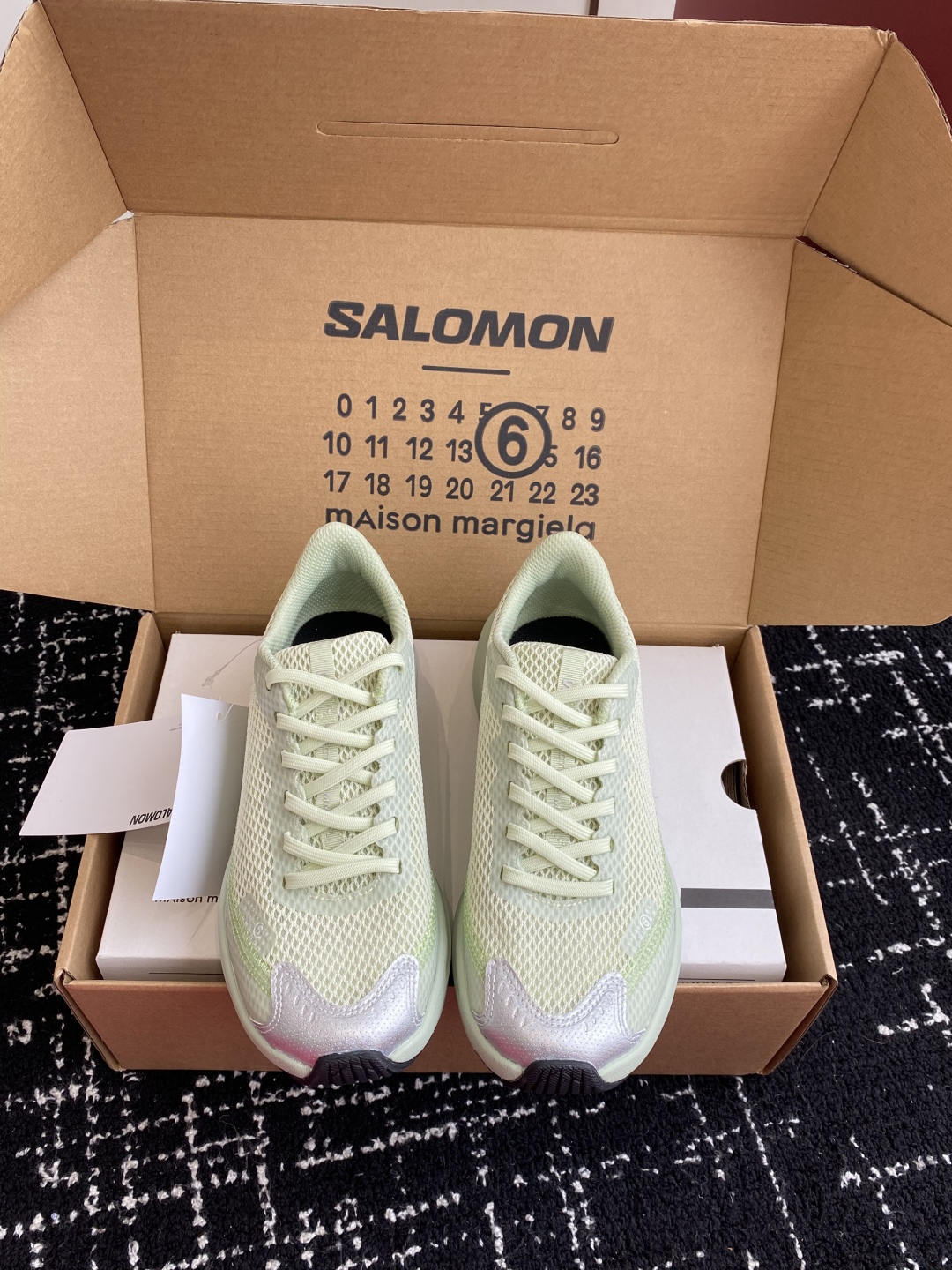 代购级（⚠️官网同步✈️盒包装）
MM6 x SALOMON - Spectur Maison 

Ma