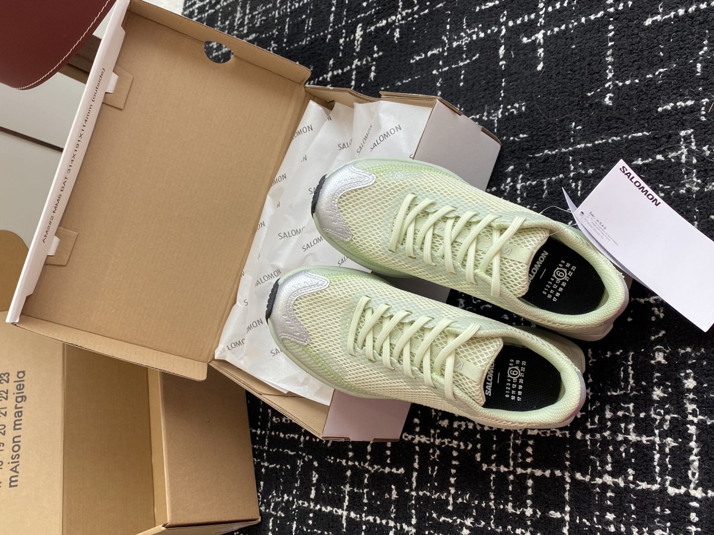 代购级（⚠️官网同步✈️盒包装）
MM6 x SALOMON - Spectur Maison 

Ma