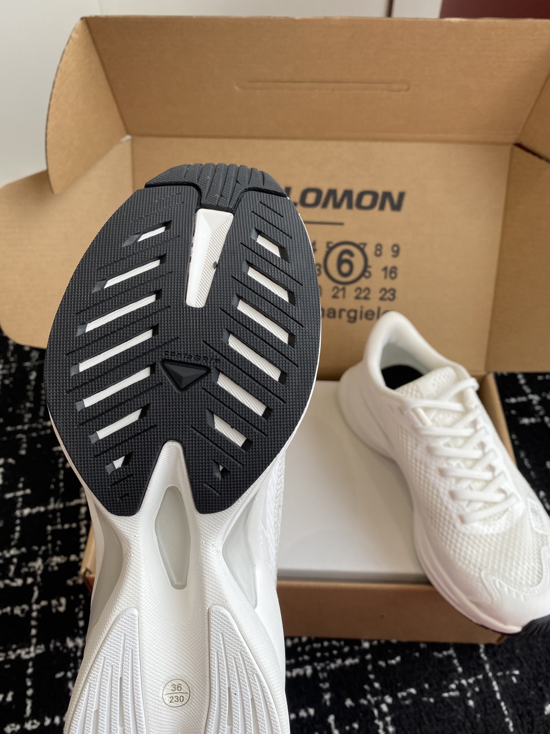 代购级（⚠️官网同步✈️盒包装）
MM6 x SALOMON - Spectur Maison 

Ma