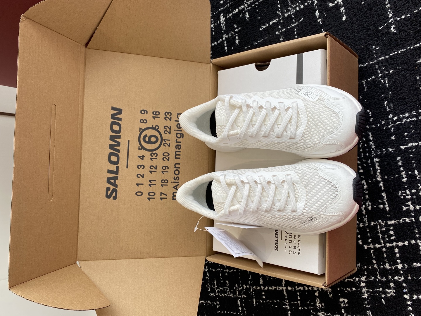 代购级（⚠️官网同步✈️盒包装）
MM6 x SALOMON - Spectur Maison 

Ma