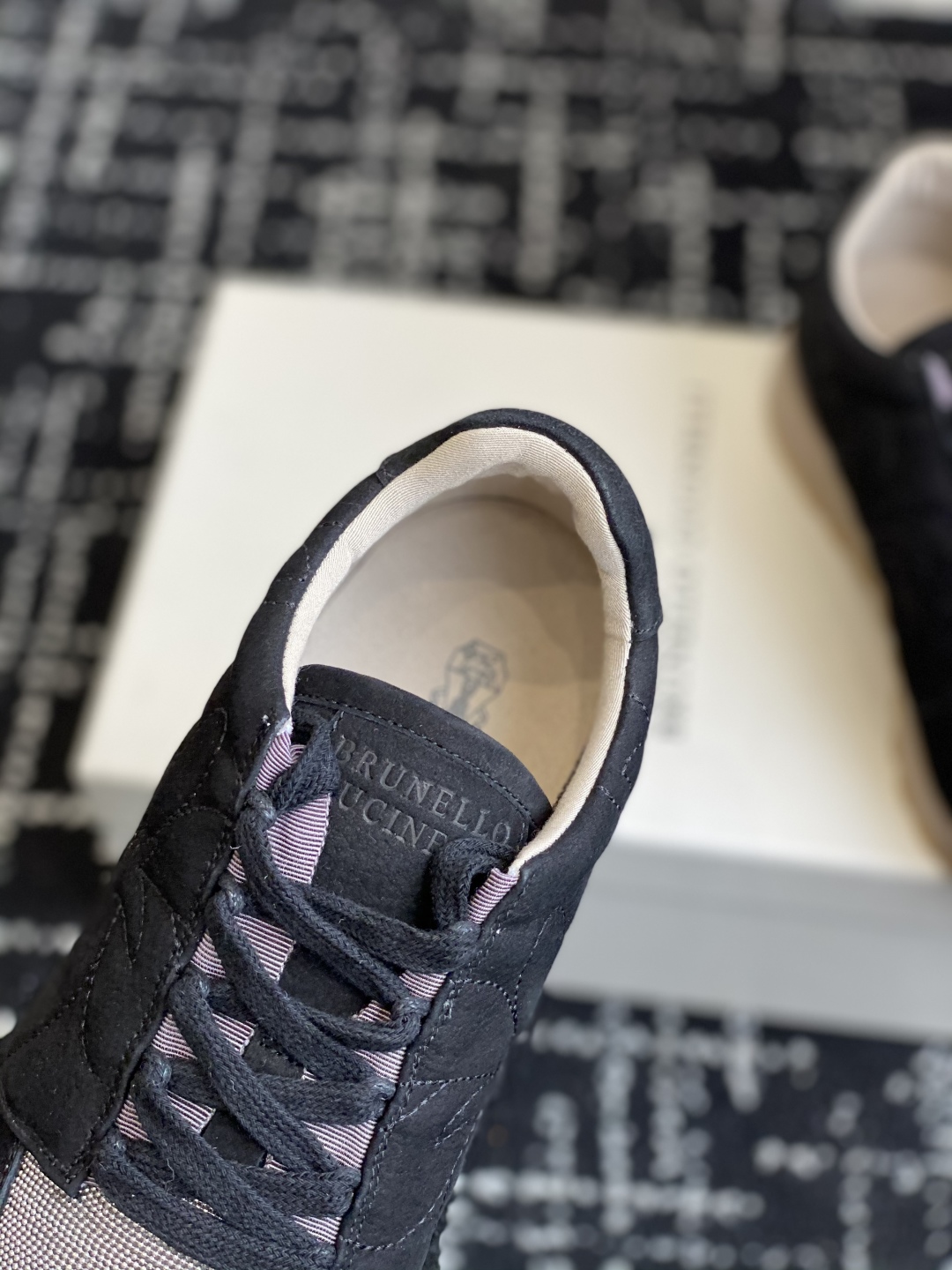 代购级
Brunello Cucinelli 25ss最新 Bc 系带 休闲鞋 

鞋面进口麂皮 进口牛