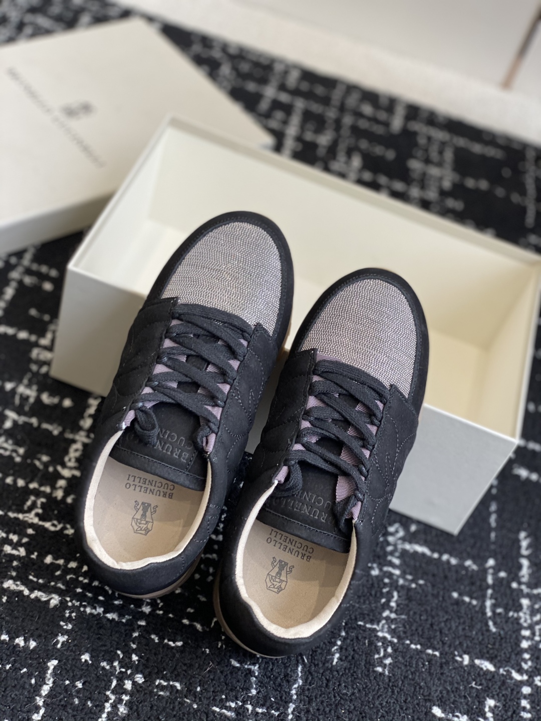 代购级
Brunello Cucinelli 25ss最新 Bc 系带 休闲鞋 

鞋面进口麂皮 进口牛
