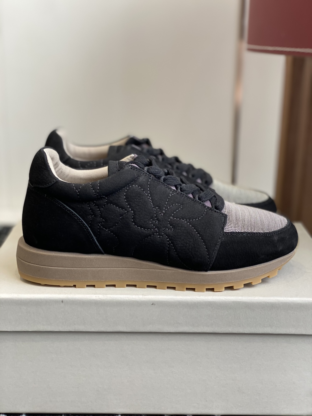 代购级
Brunello Cucinelli 25ss最新 Bc 系带 休闲鞋 

鞋面进口麂皮 进口牛