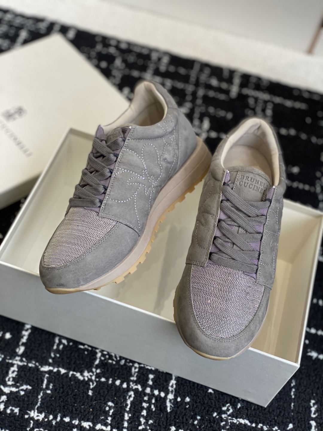 代购级
Brunello Cucinelli 25ss最新 Bc 系带 休闲鞋 

鞋面进口麂皮 进口牛
