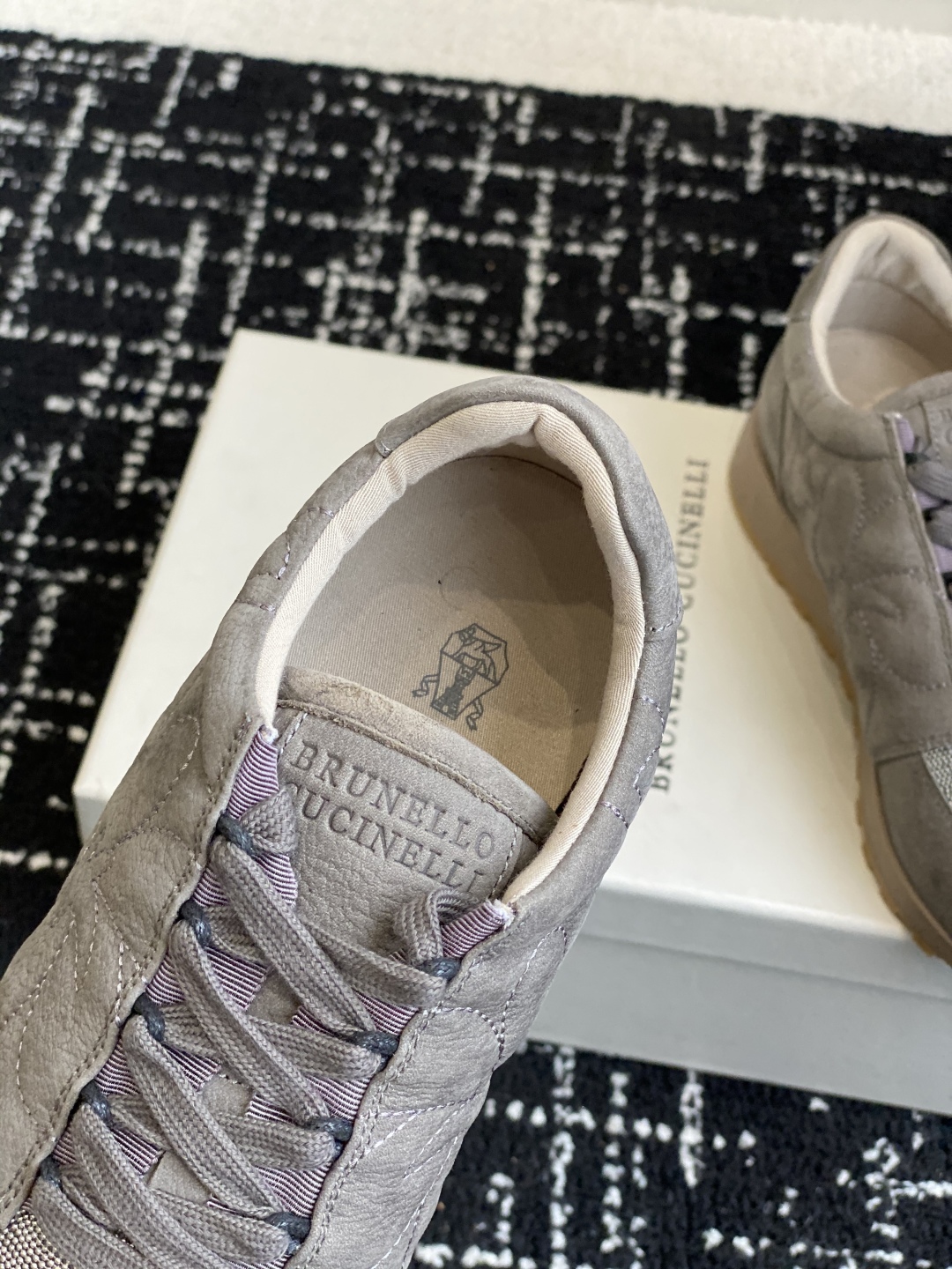 代购级
Brunello Cucinelli 25ss最新 Bc 系带 休闲鞋 

鞋面进口麂皮 进口牛