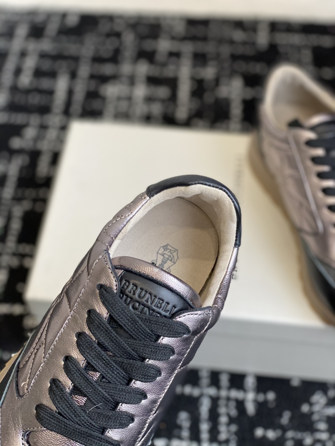 代购级
Brunello Cucinelli 25ss最新 Bc 系带 休闲鞋 

鞋面进口麂皮 进口牛