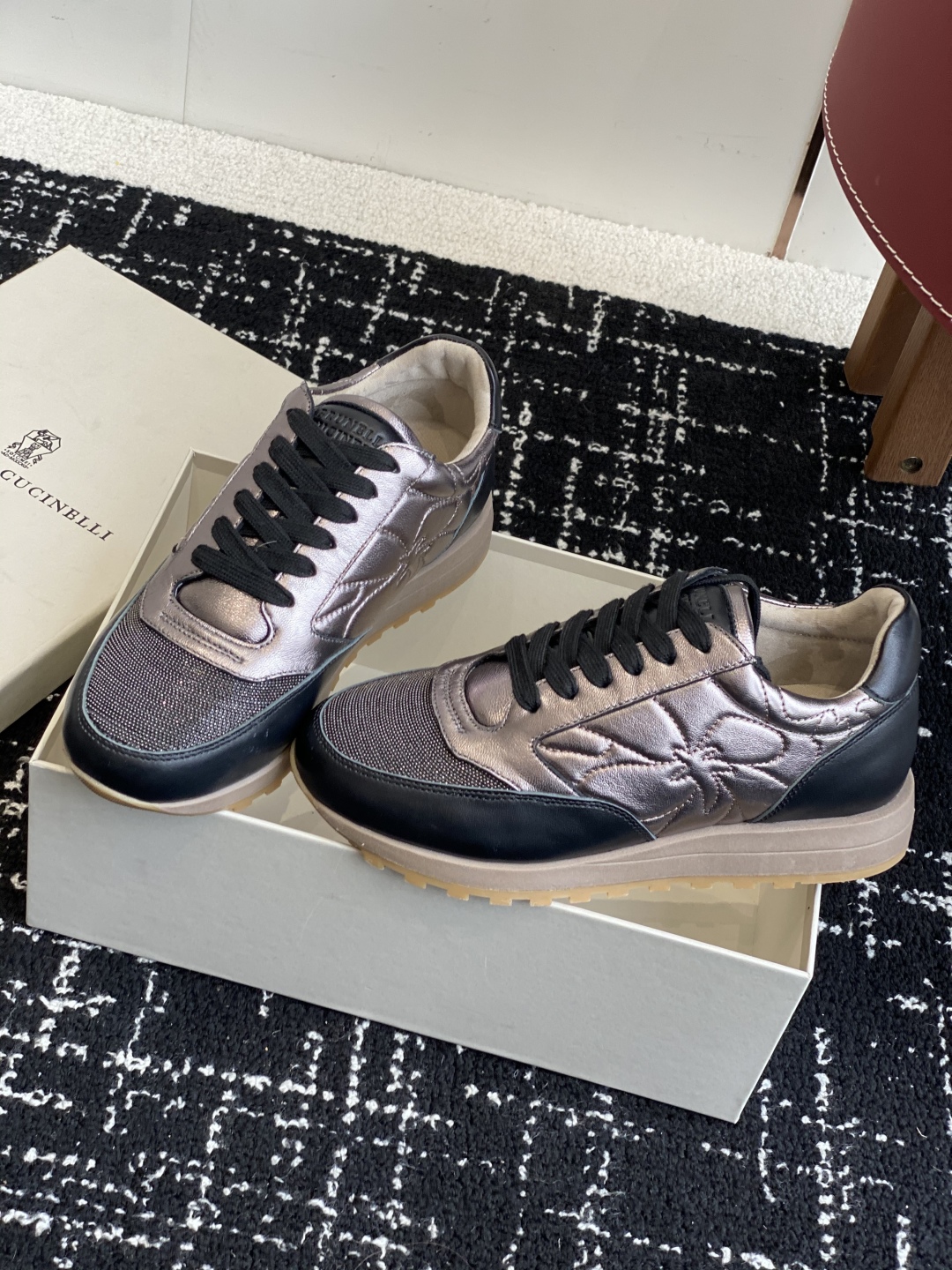 代购级
Brunello Cucinelli 25ss最新 Bc 系带 休闲鞋 

鞋面进口麂皮 进口牛