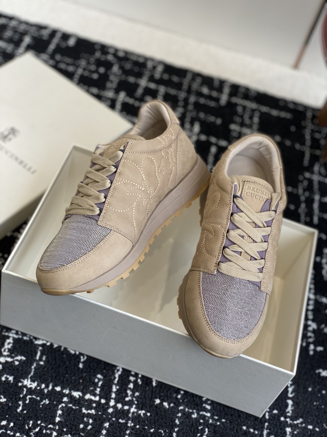 代购级
Brunello Cucinelli 25ss最新 Bc 系带 休闲鞋 

鞋面进口麂皮 进口牛