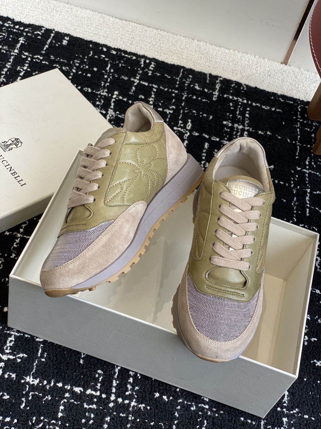 代购级
Brunello Cucinelli 25ss最新 Bc 系带 休闲鞋 

鞋面进口麂皮 进口牛
