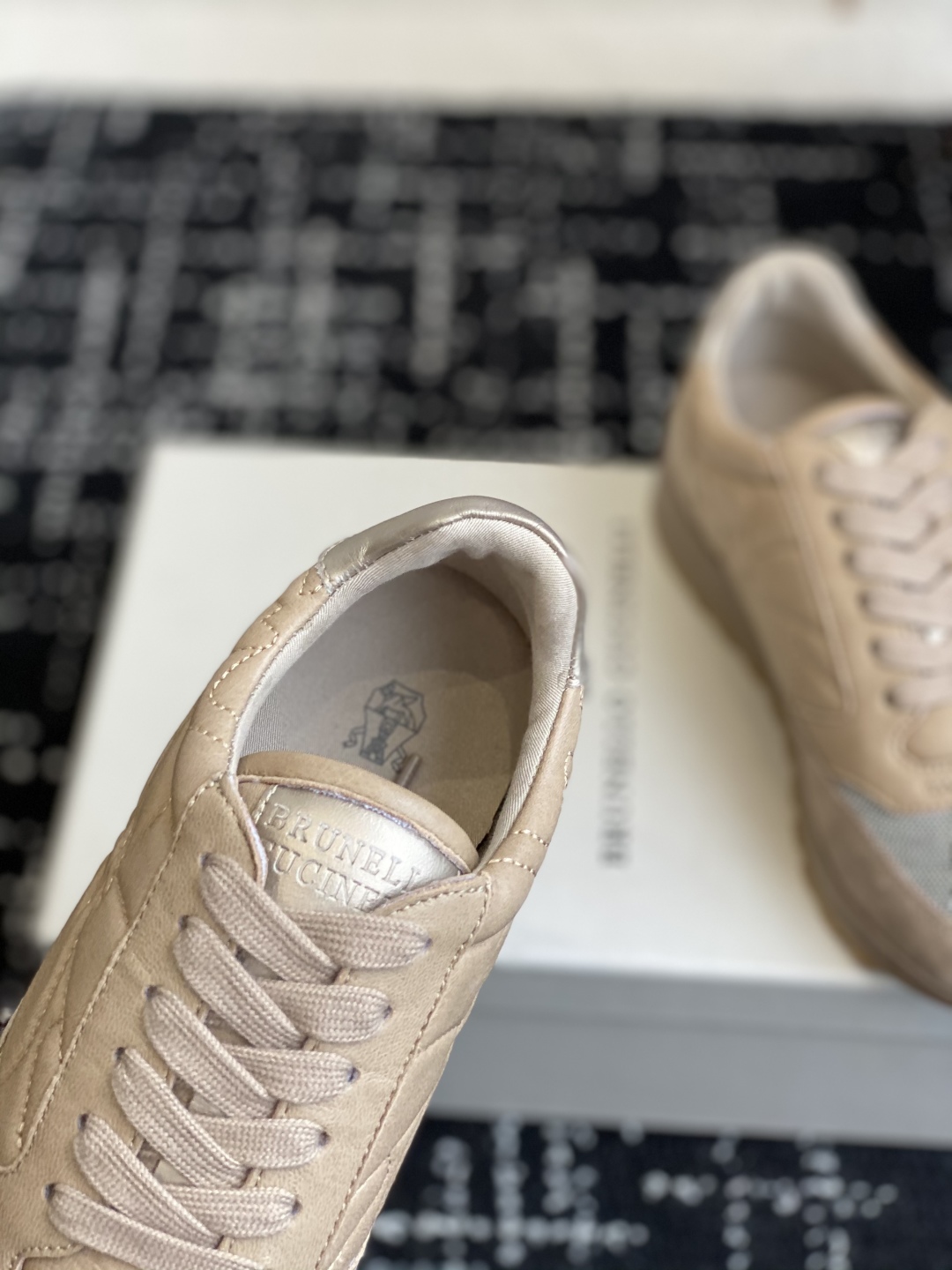 代购级
Brunello Cucinelli 25ss最新 Bc 系带 休闲鞋 

鞋面进口麂皮 进口牛