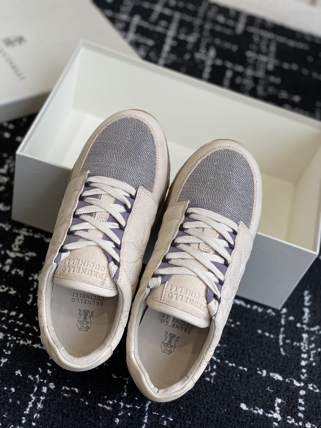 代购级
Brunello Cucinelli 25ss最新 Bc 系带 休闲鞋 

鞋面进口麂皮 进口牛