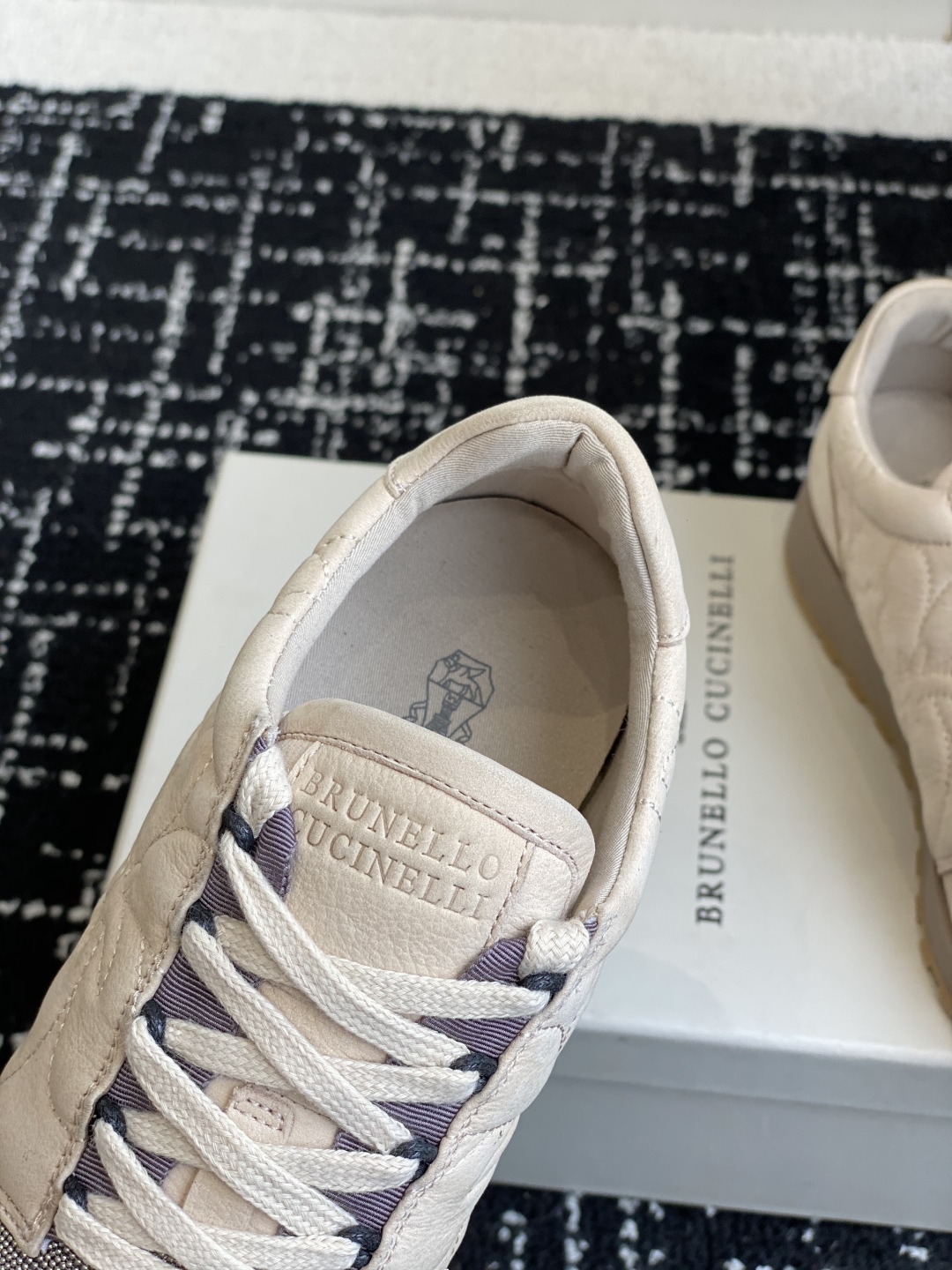 代购级
Brunello Cucinelli 25ss最新 Bc 系带 休闲鞋 

鞋面进口麂皮 进口牛