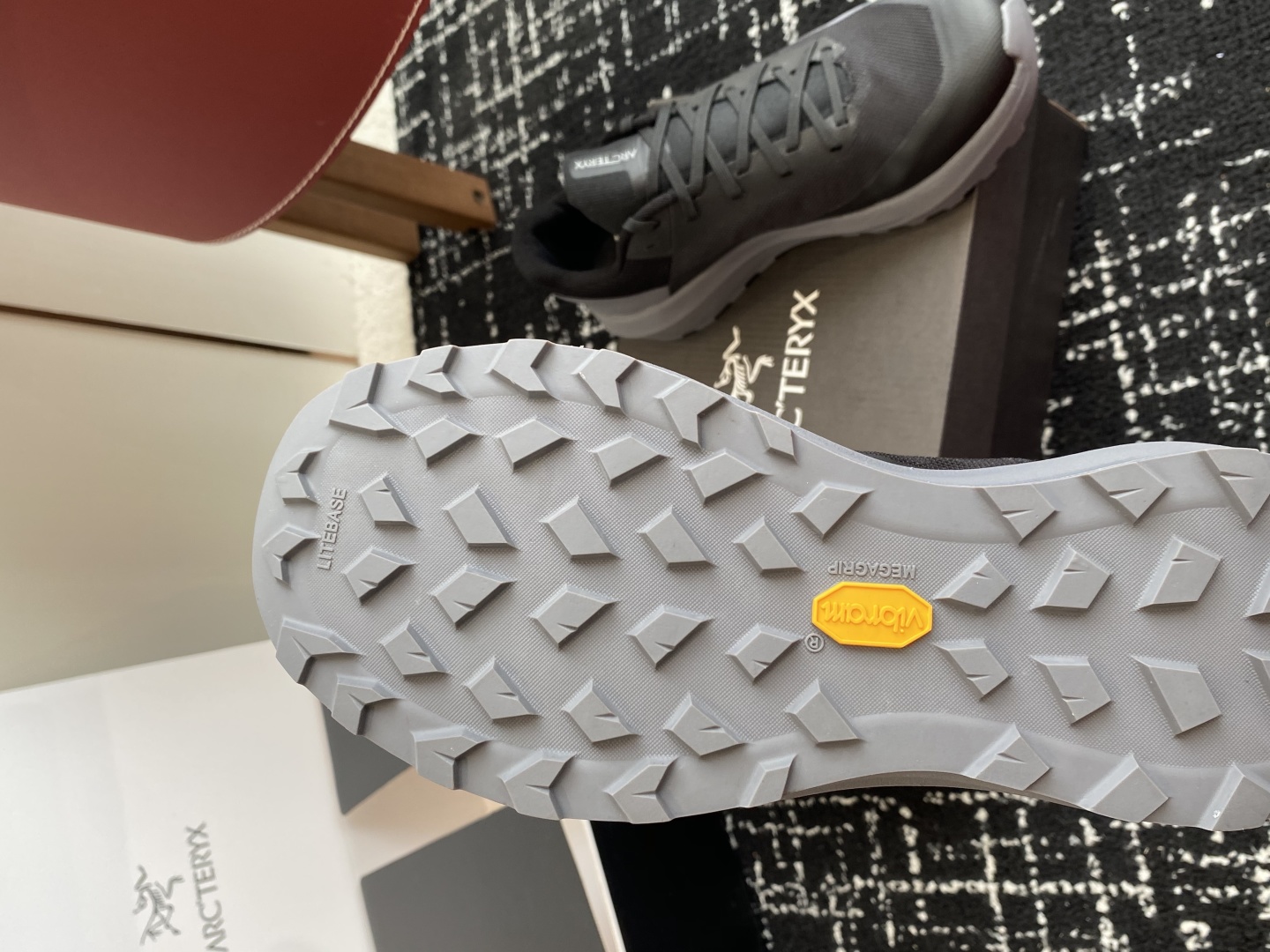 东莞代购级（官网同步✈️盒包装）
始祖鸟 ARCTERYX NORVAN VT 情侣款户外透气低帮越减震