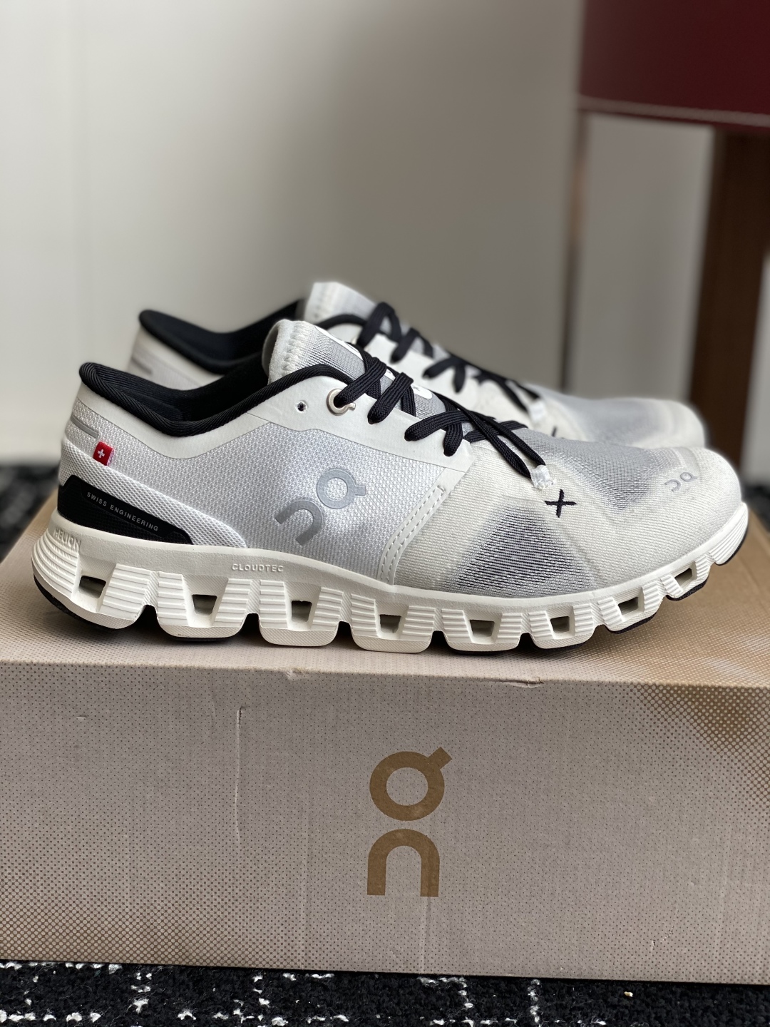 纯原版
On 昂跑 Cloud X 3 综合体能训练 休闲跑鞋。新一代跑练结合多功能跑鞋 

Cloud