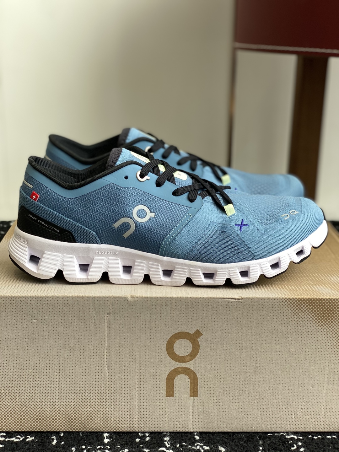 纯原版
On 昂跑 Cloud X 3 综合体能训练 休闲跑鞋。新一代跑练结合多功能跑鞋 

Cloud