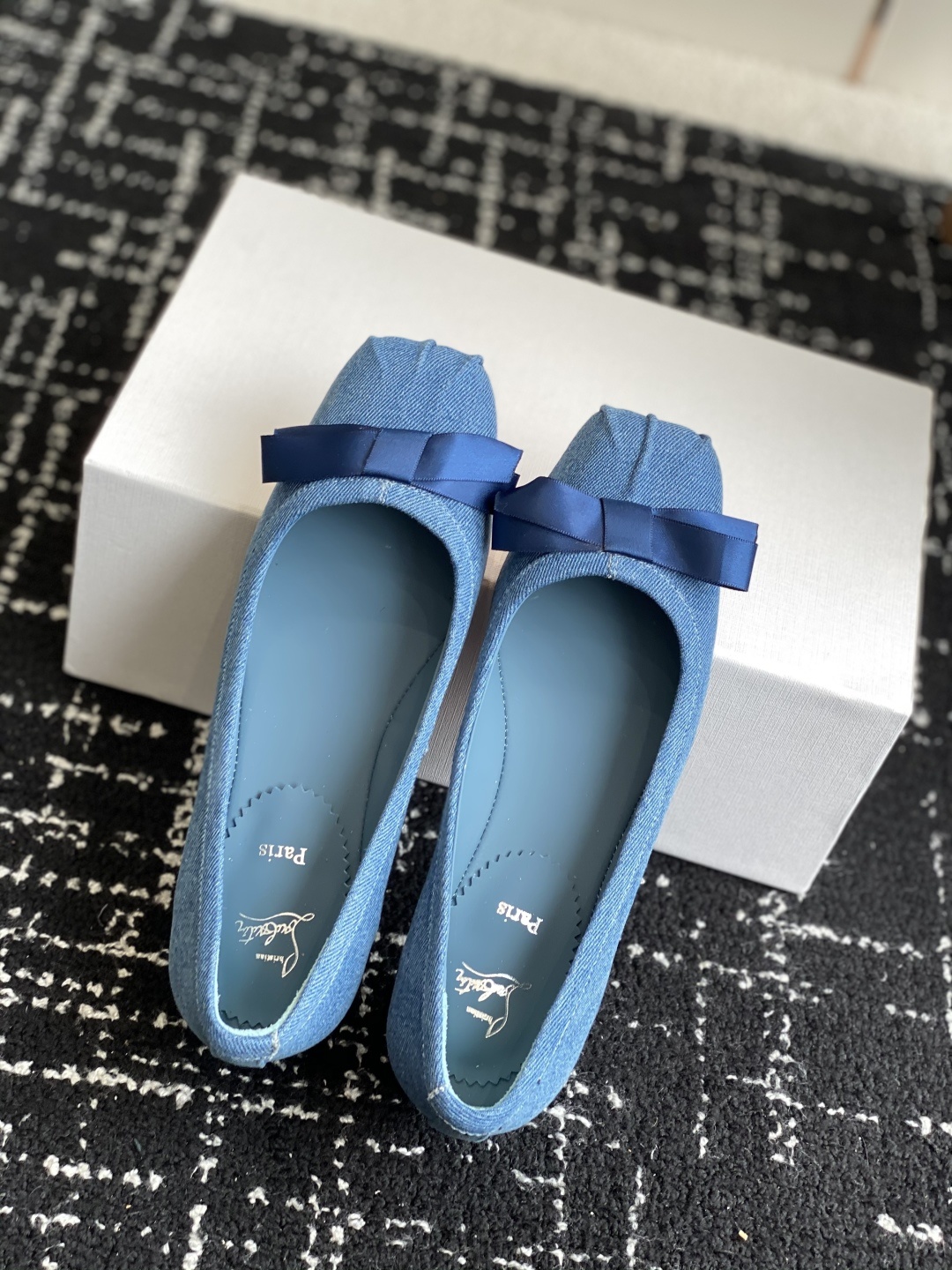 代购级
Christian Louboutin 25ss 春夏新款 单鞋
设计师 John Galli