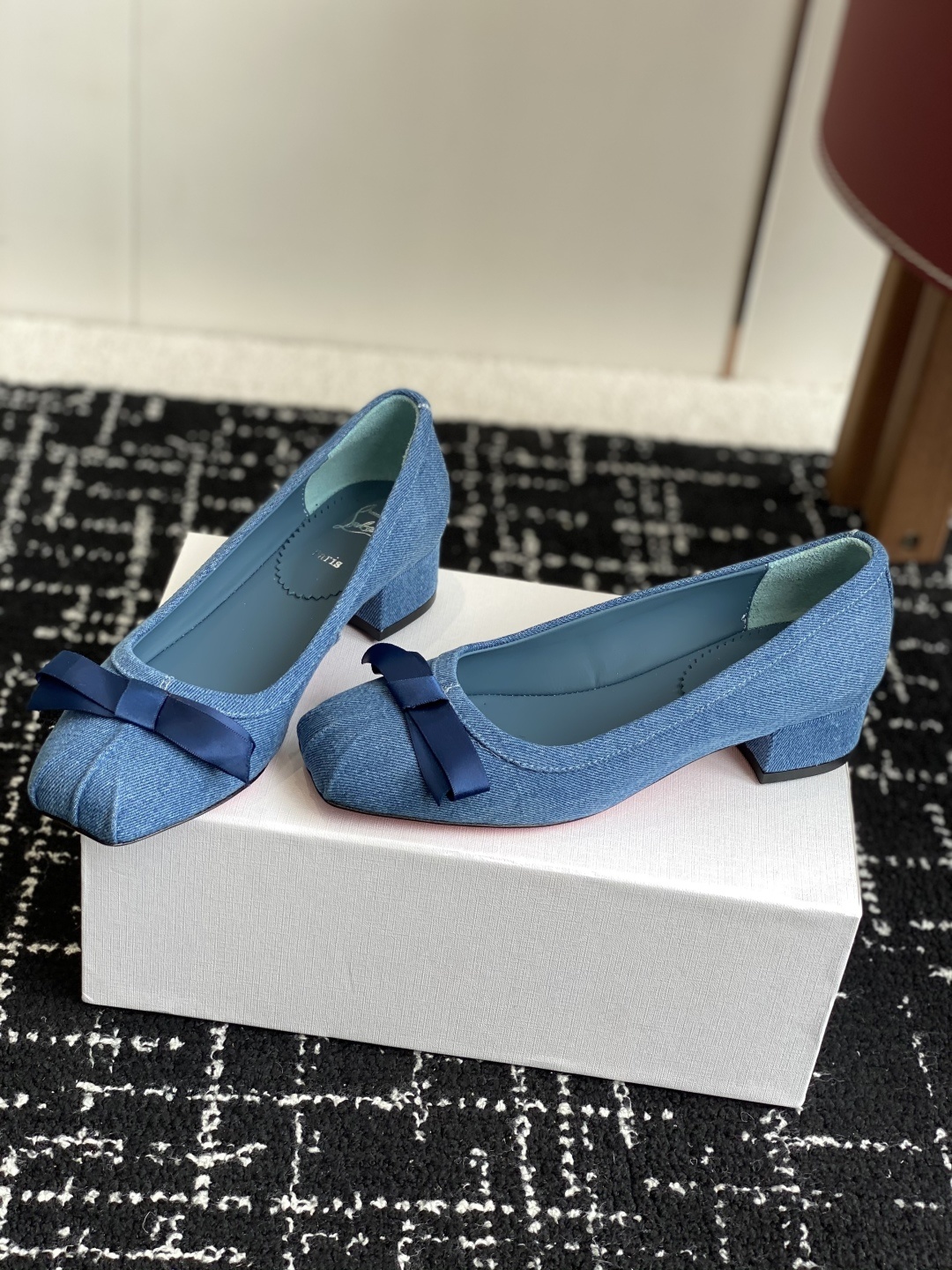 代购级
Christian Louboutin 25ss 春夏新款 单鞋
设计师 John Galli
