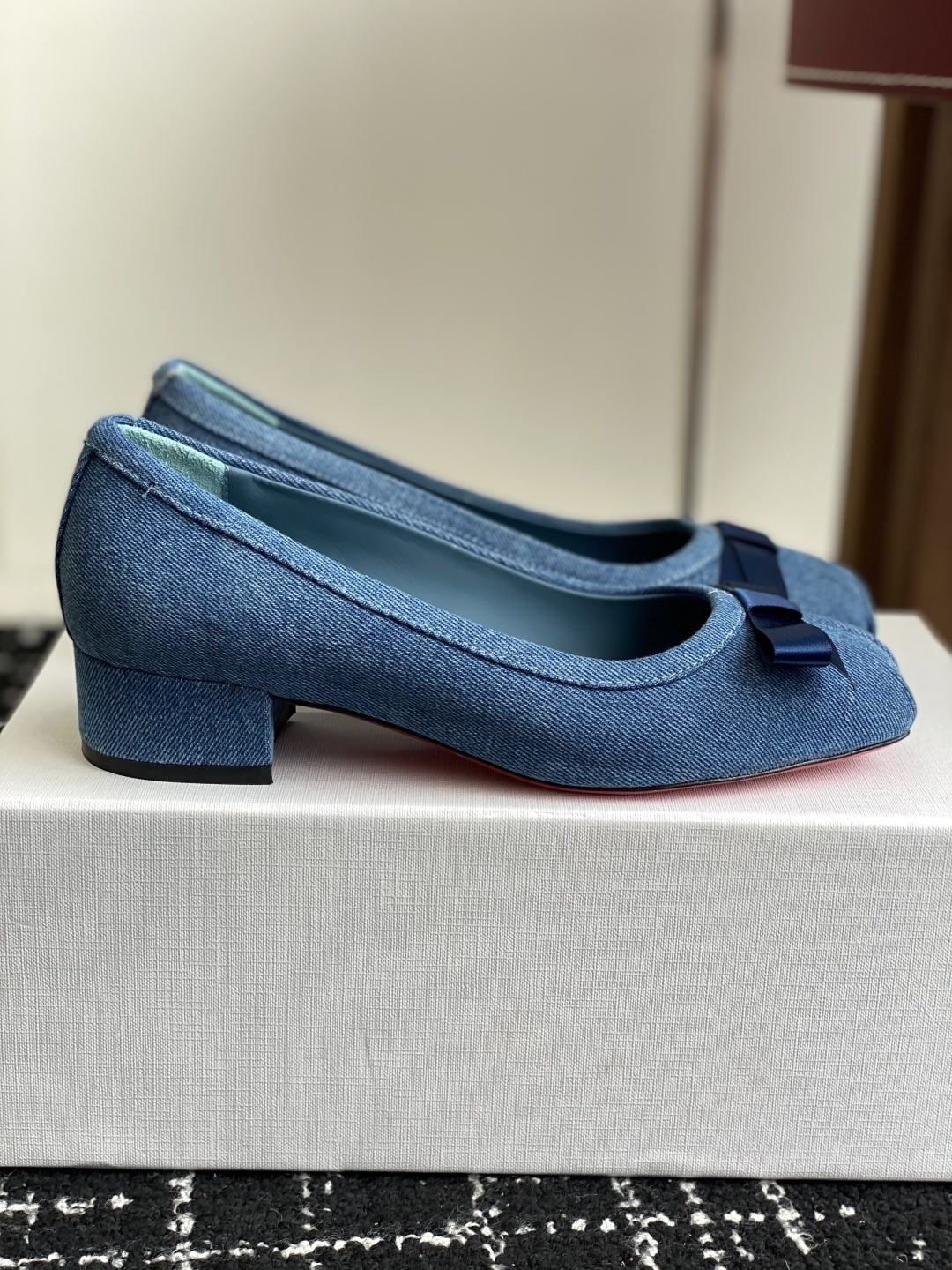 代购级
Christian Louboutin 25ss 春夏新款 单鞋
设计师 John Galli