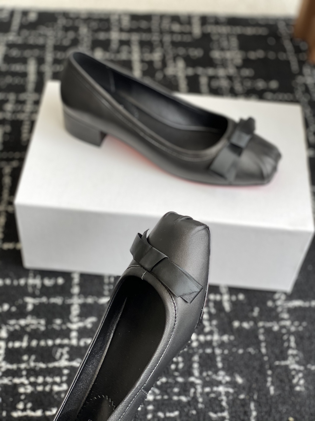 代购级
Christian Louboutin 25ss 春夏新款 单鞋
设计师 John Galli
