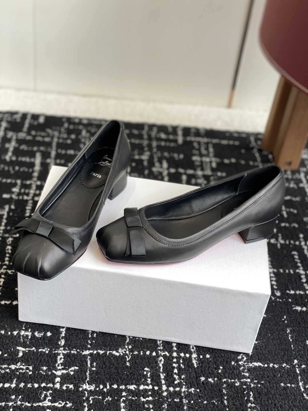 代购级
Christian Louboutin 25ss 春夏新款 单鞋
设计师 John Galli