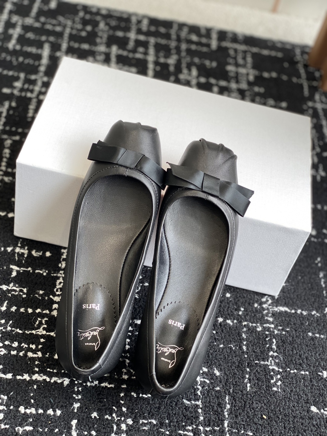 代购级
Christian Louboutin 25ss 春夏新款 单鞋
设计师 John Galli