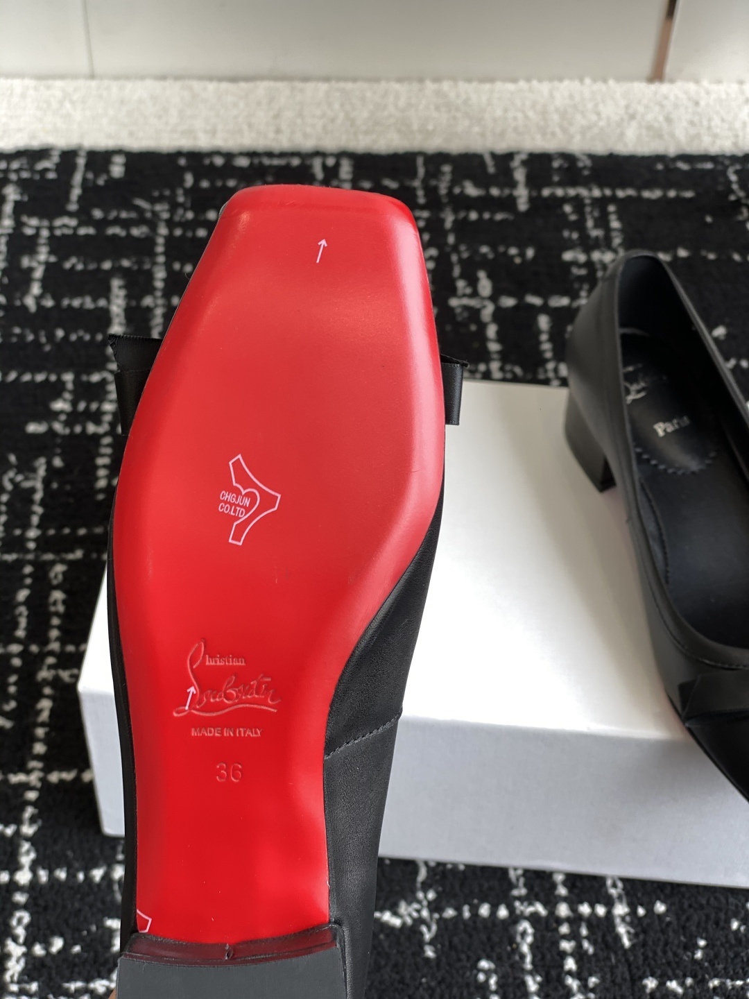 代购级
Christian Louboutin 25ss 春夏新款 单鞋
设计师 John Galli
