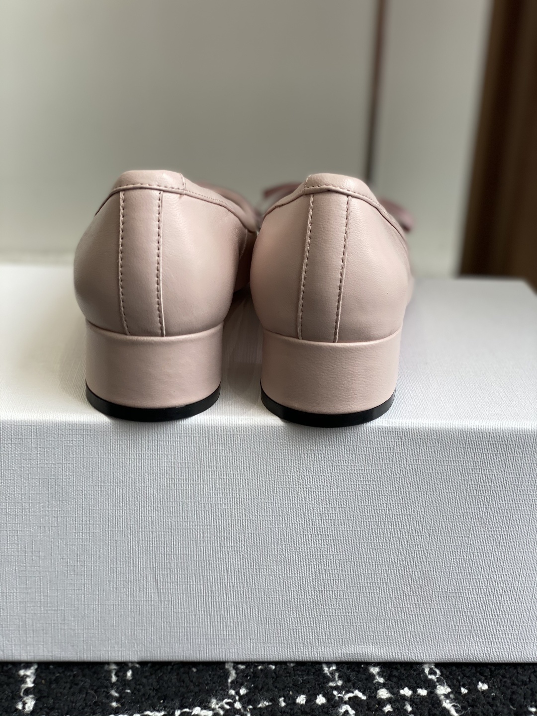 代购级
Christian Louboutin 25ss 春夏新款 单鞋
设计师 John Galli