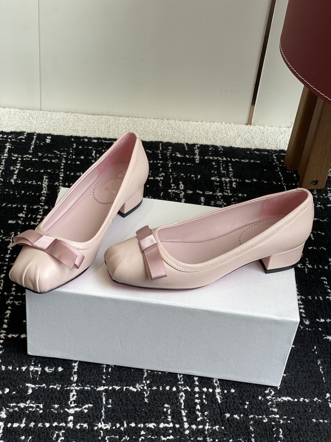 代购级
Christian Louboutin 25ss 春夏新款 单鞋
设计师 John Galli