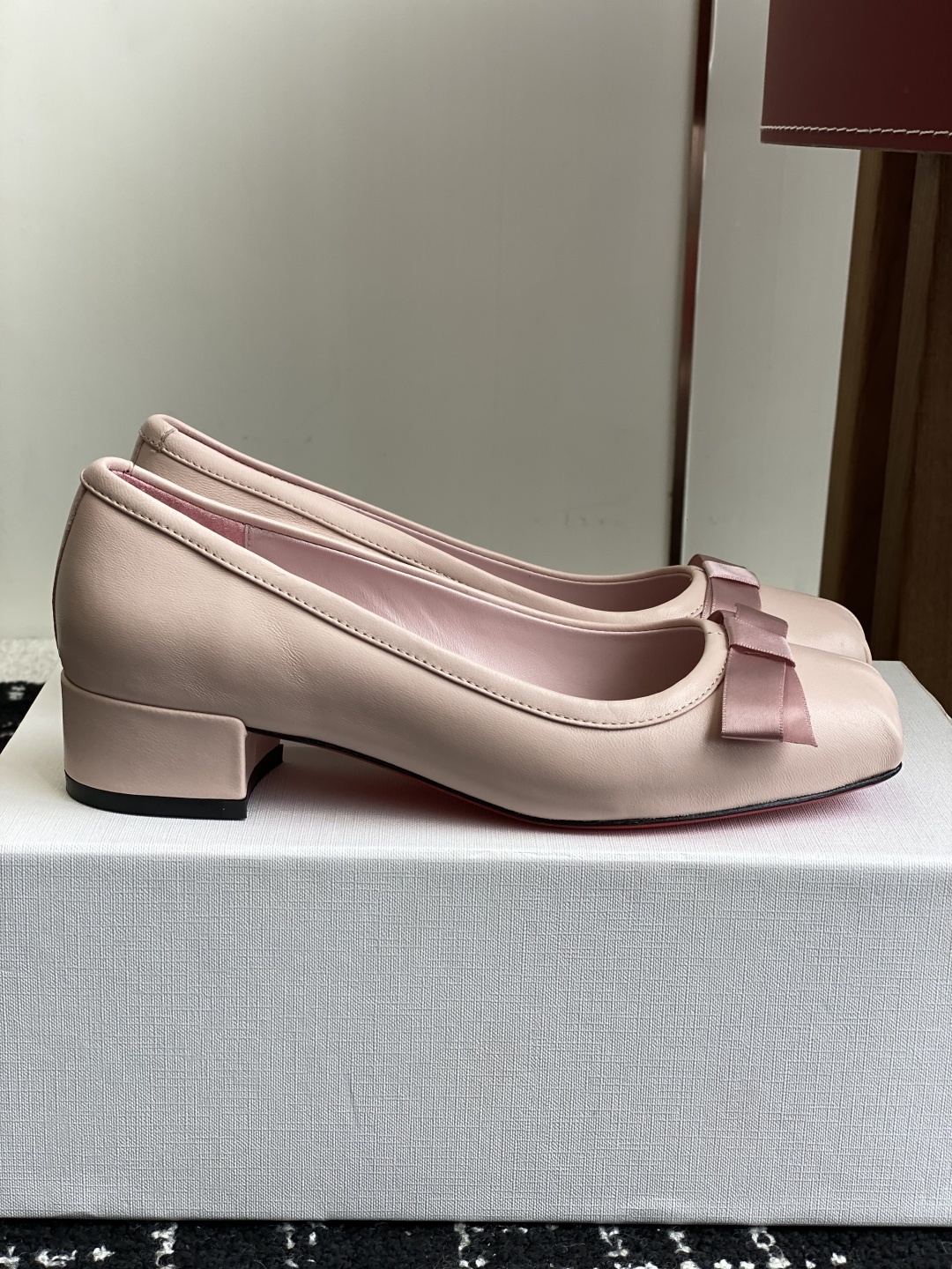 代购级
Christian Louboutin 25ss 春夏新款 单鞋
设计师 John Galli