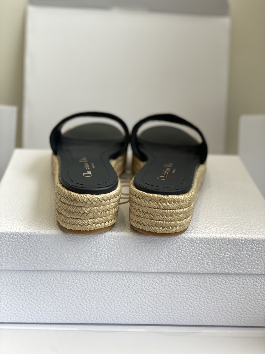 东莞代购级（⚠️官网同步✈️盒包装）
Dior 迪奥 25ss 春夏新款 IVIETA DWAY 渔夫一
