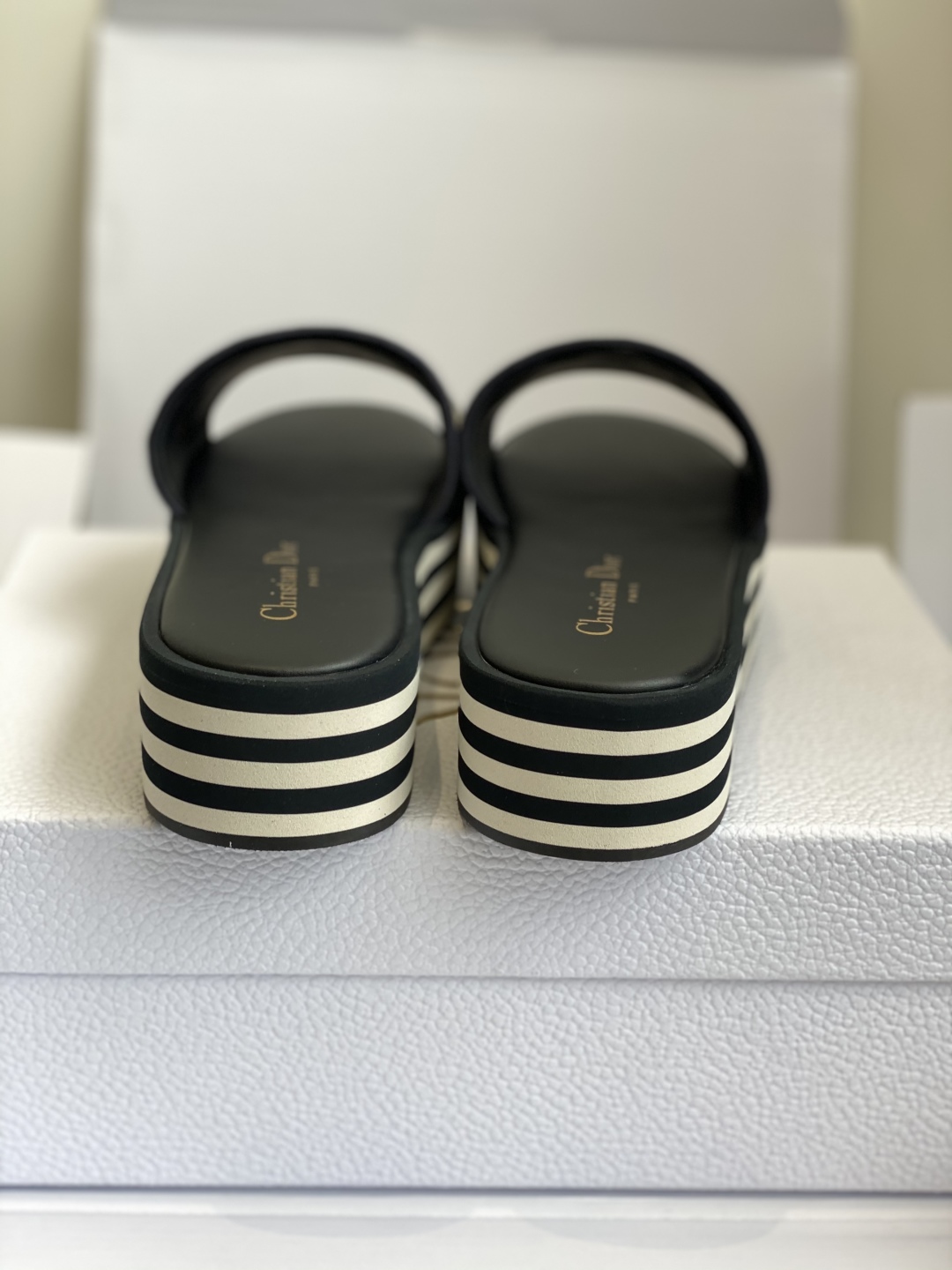 东莞代购级（⚠️官网同步✈️盒包装）
Dior 迪奥 25ss 春夏新款 IVIETA DWAY 渔夫一