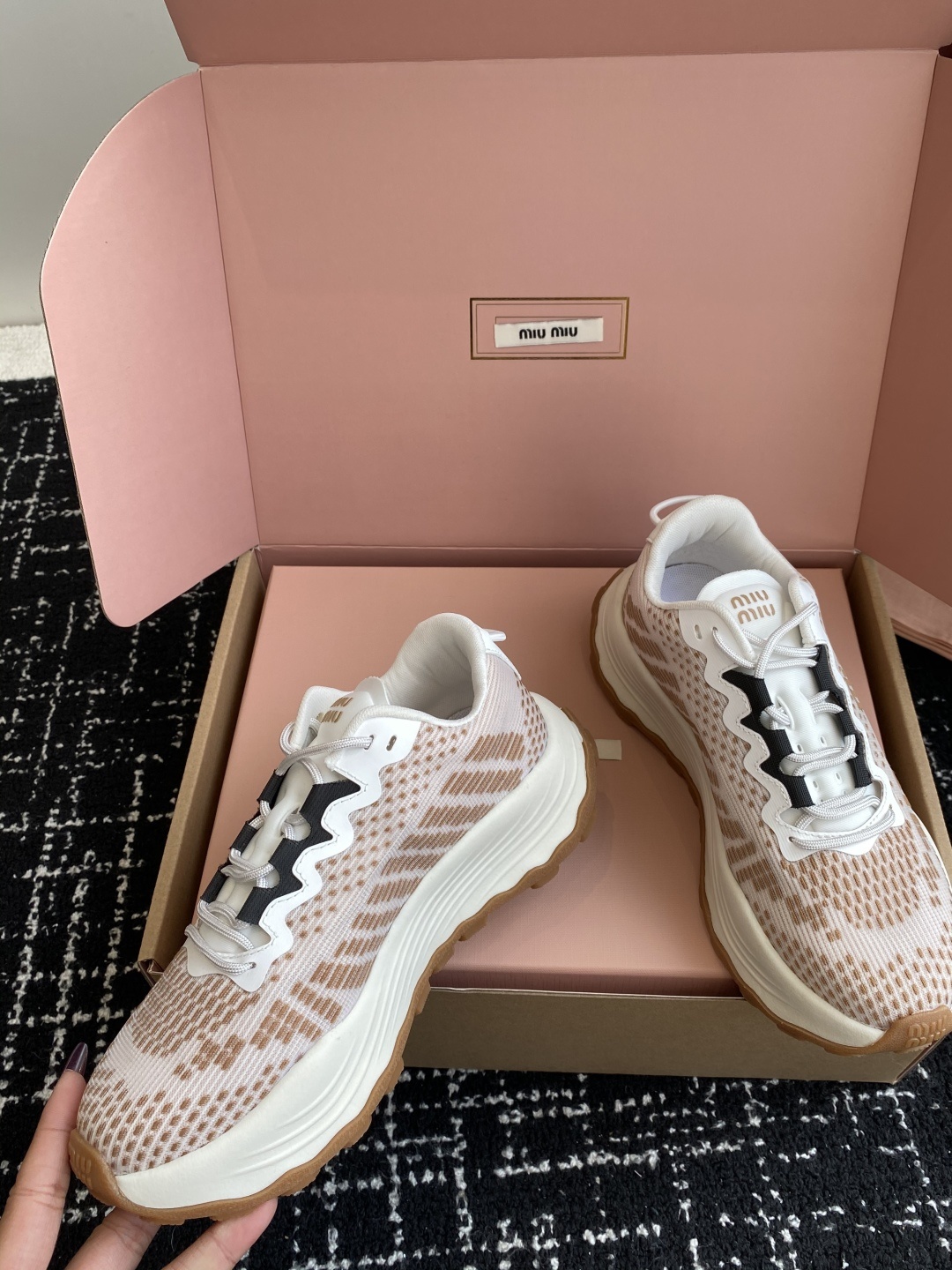 代购级(⚠️官网同步✈️盒包装)
Miu Miu 缪缪25ss 最新款美式 情侣款 老爹鞋 运动鞋