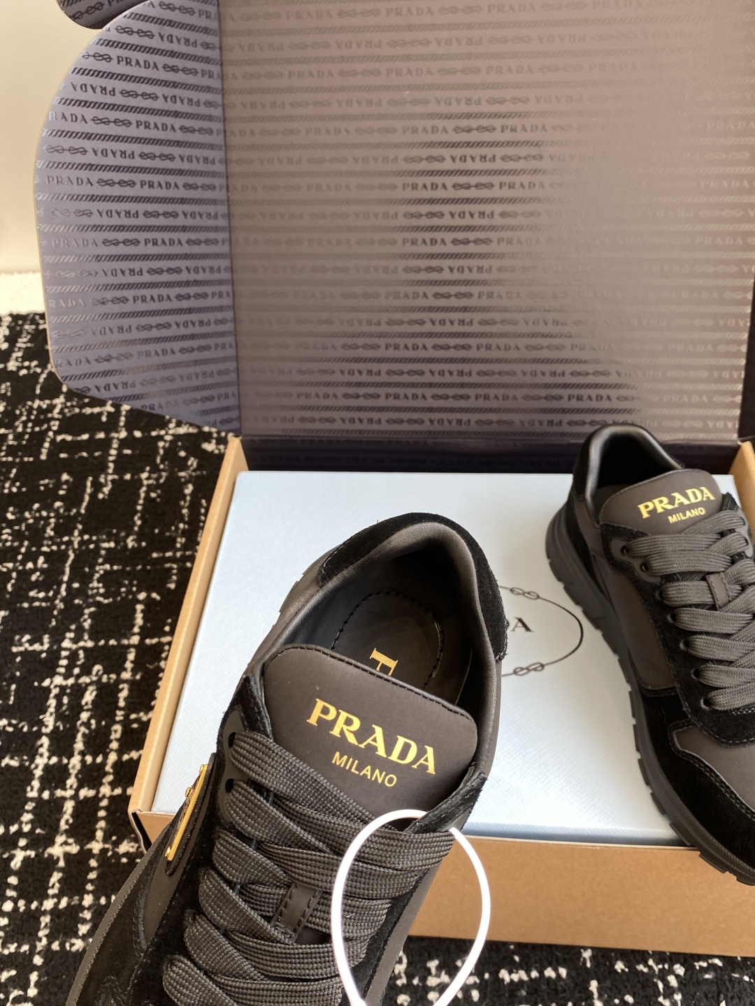 东莞代购级（⚠️官网同步✈️盒包装）
Prada普拉达 25ss 春夏新款三角标运动鞋

高丝光和进口透