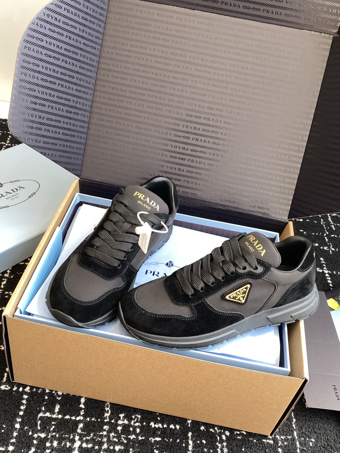 东莞代购级（⚠️官网同步✈️盒包装）
Prada普拉达 25ss 春夏新款三角标运动鞋

高丝光和进口透