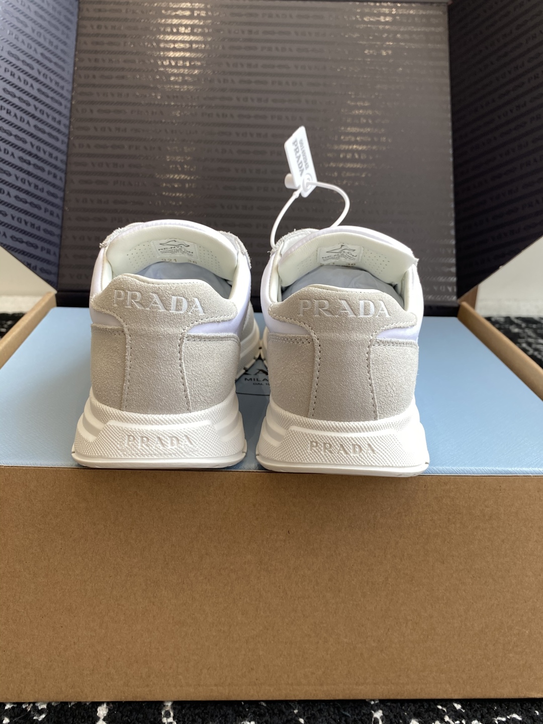 东莞代购级（⚠️官网同步✈️盒包装）
Prada普拉达 25ss 春夏新款三角标运动鞋

高丝光和进口透