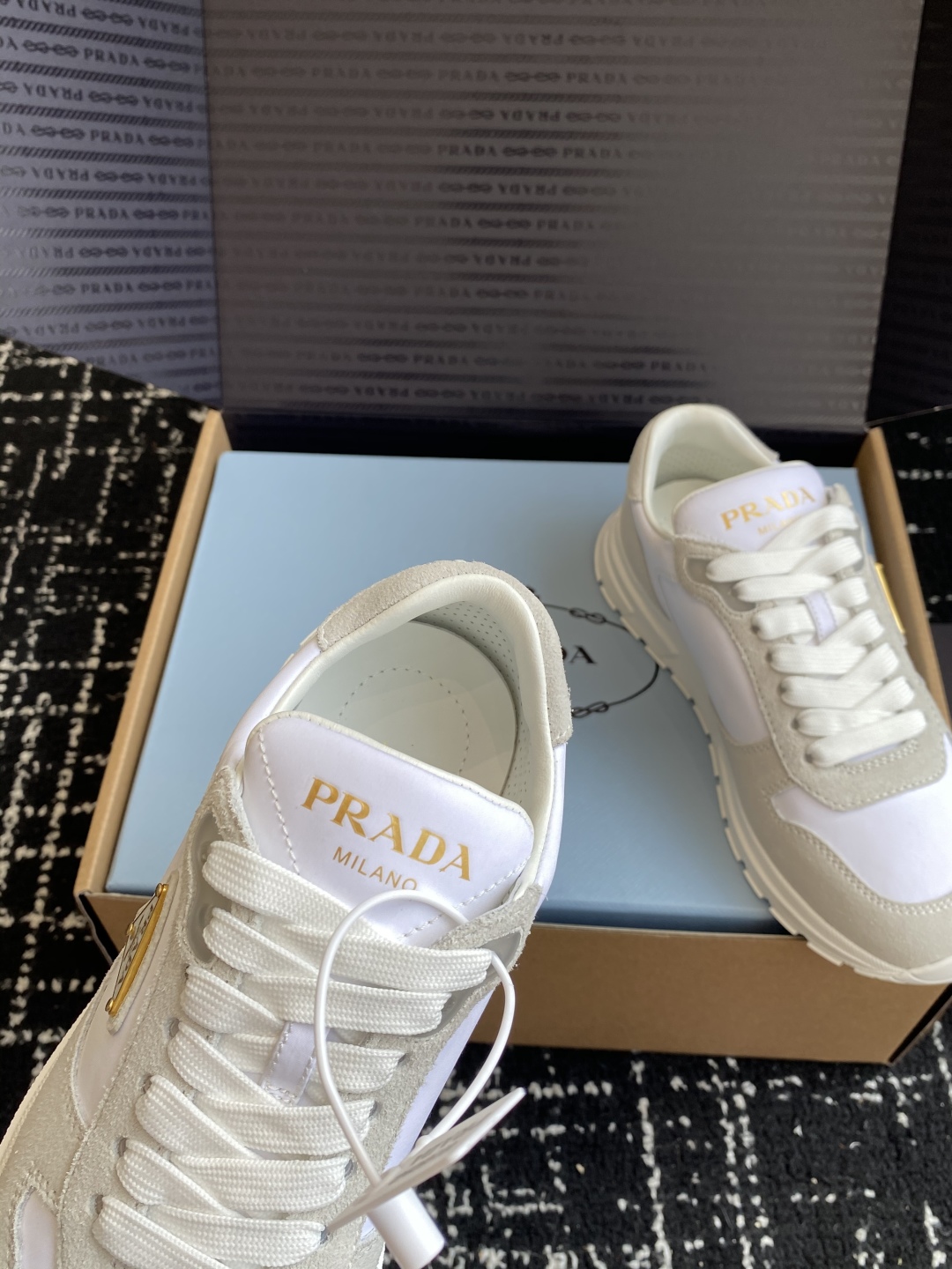 东莞代购级（⚠️官网同步✈️盒包装）
Prada普拉达 25ss 春夏新款三角标运动鞋

高丝光和进口透
