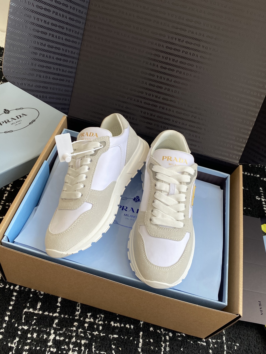 东莞代购级（⚠️官网同步✈️盒包装）
Prada普拉达 25ss 春夏新款三角标运动鞋

高丝光和进口透
