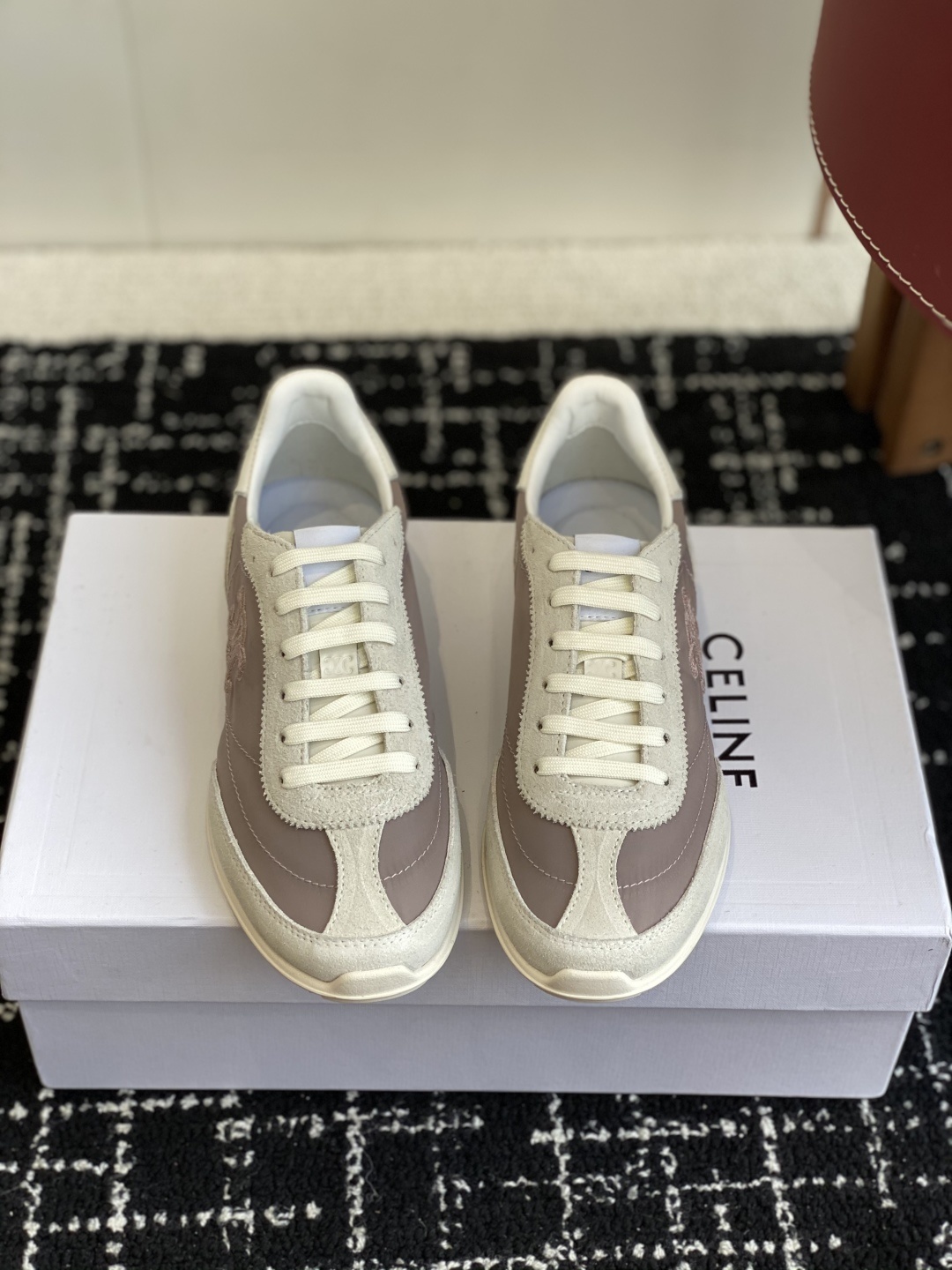 代购级
CELINE思琳 25ss 春夏最新款Racer系列 阿甘鞋 运动鞋