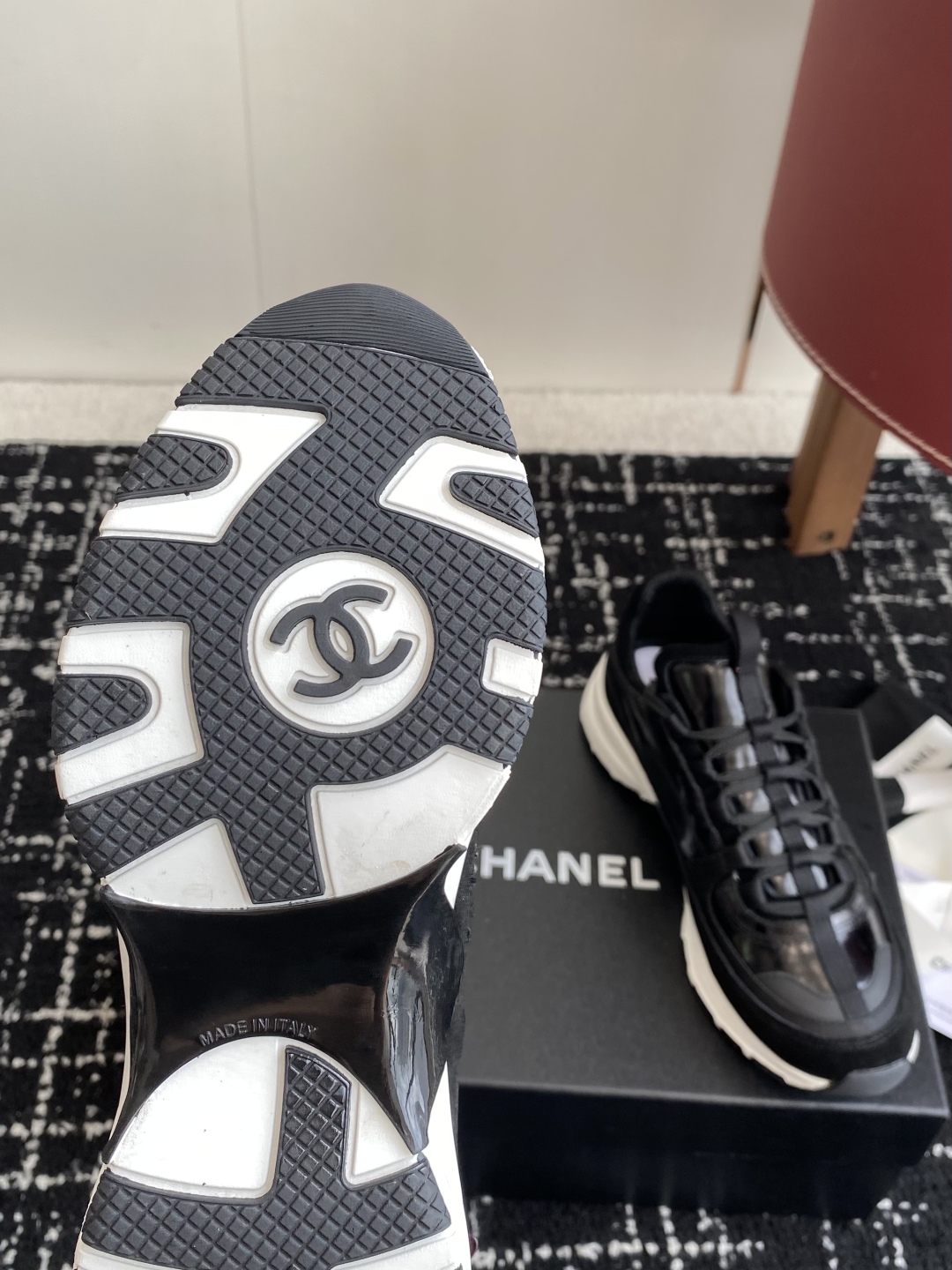代购级
Chanel香奈儿 25ss 春夏新款专柜顶级休闲款运动鞋

这款经典设计 鞋面多种工艺电绣的风
