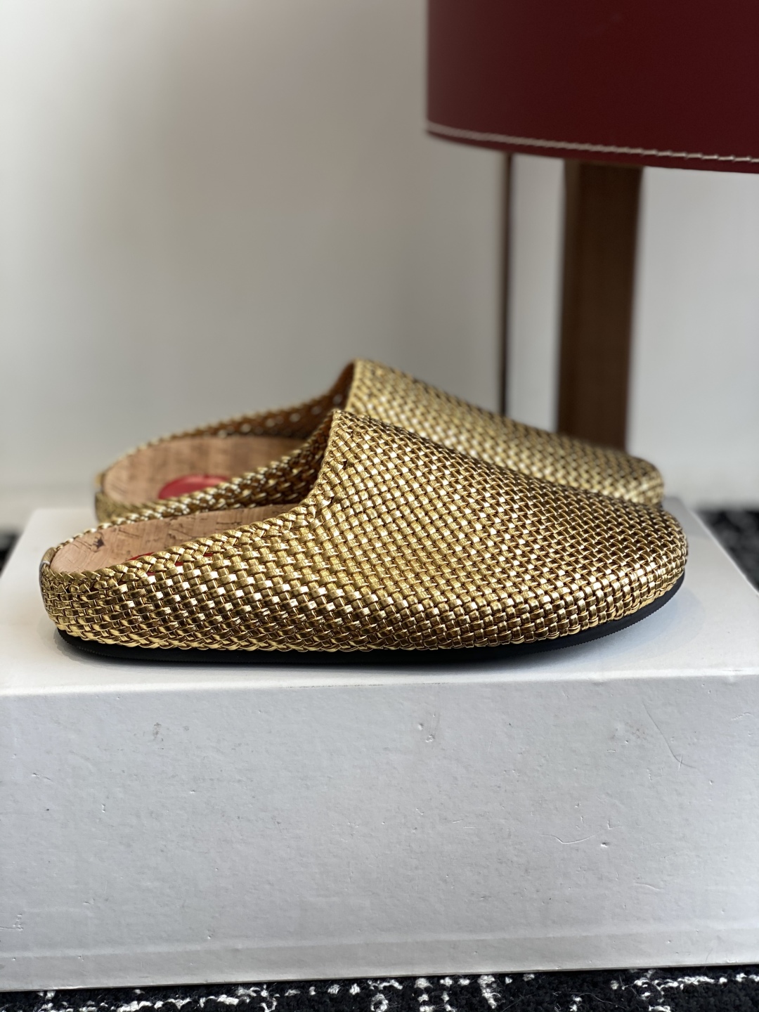代购级
Therow 25ss 春夏博肯   真软木潮流时尚 系带 休闲 包头拖

人体工程学设计符合脚