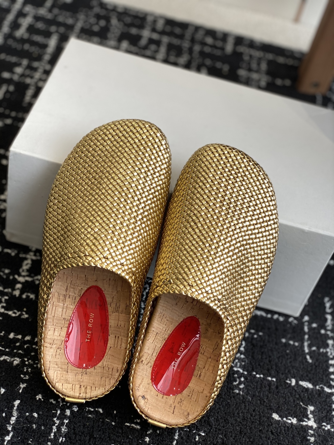 代购级
Therow 25ss 春夏博肯   真软木潮流时尚 系带 休闲 包头拖

人体工程学设计符合脚
